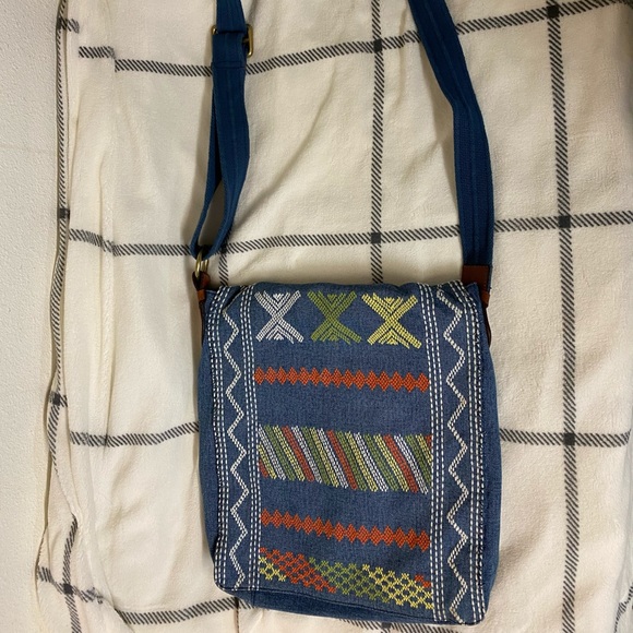 Lucky brand Embroidered jean crossbody bag - Picture 3 of 4
